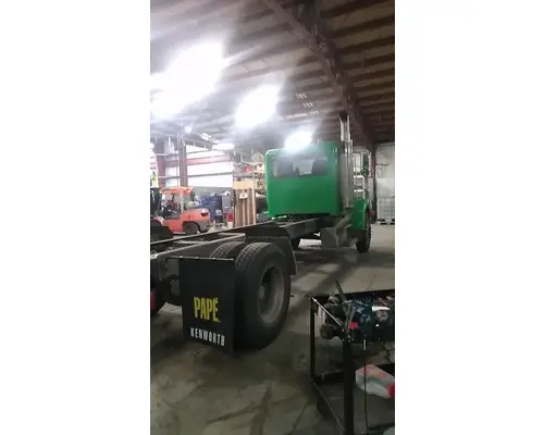 PETERBILT 335 Complete Vehicle