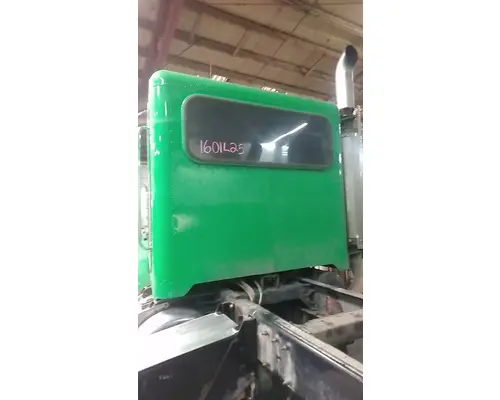 PETERBILT 335 Complete Vehicle