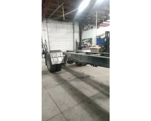 PETERBILT 335 Complete Vehicle