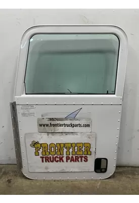 PETERBILT 335 Door Assembly, Front