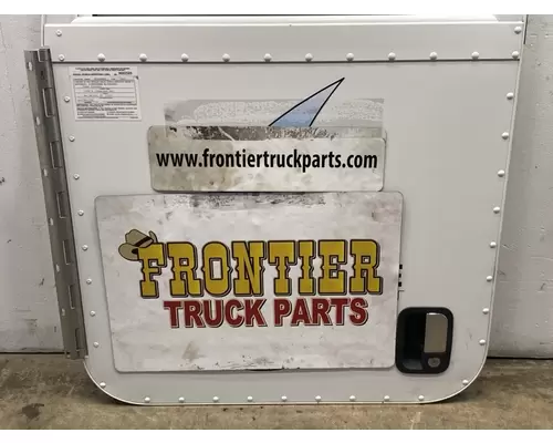 PETERBILT 335 Door Assembly, Front