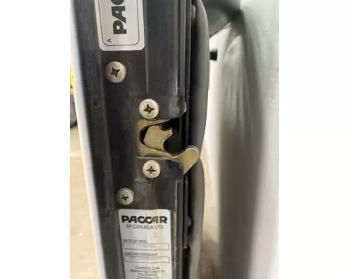 PETERBILT 335 Door Assembly, Front
