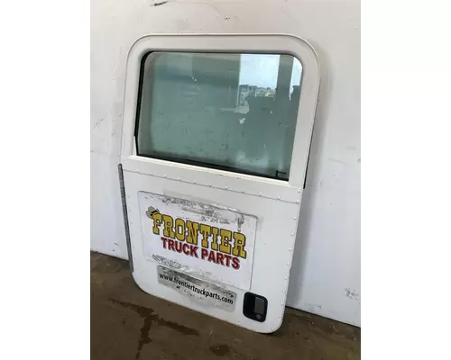PETERBILT 335 Door Assembly, Front