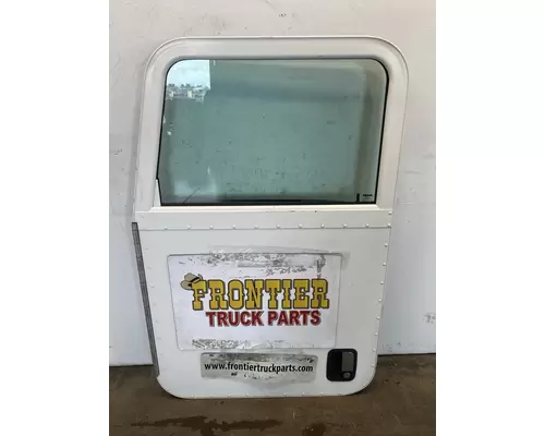 PETERBILT 335 Door Assembly, Front