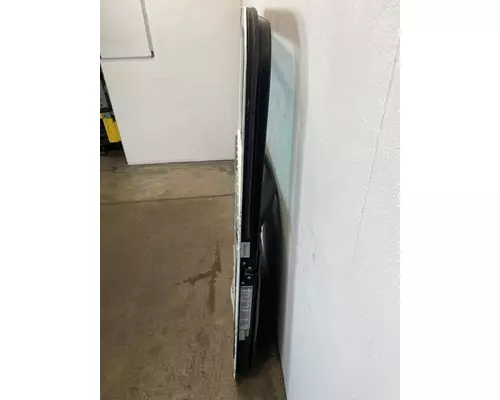 PETERBILT 335 Door Assembly, Front