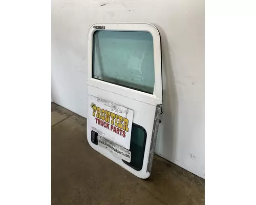 PETERBILT 335 Door Assembly, Front