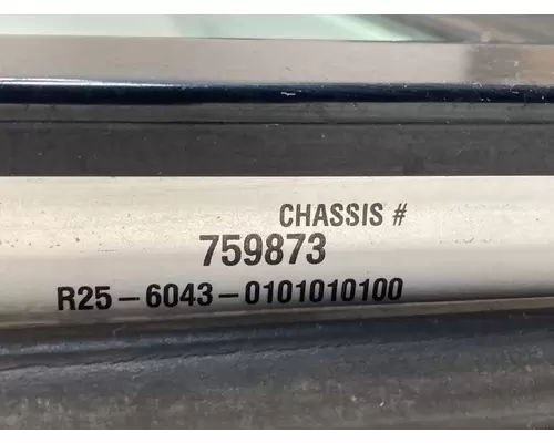 PETERBILT 335 Door Assembly, Front