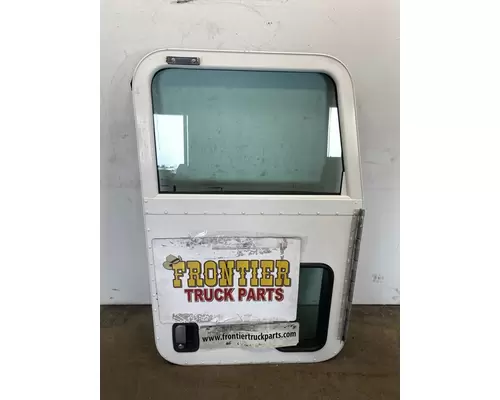 PETERBILT 335 Door Assembly, Front