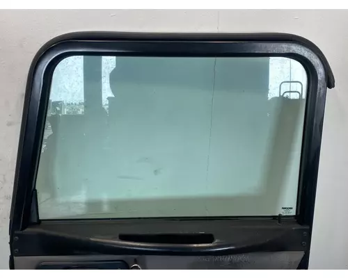 PETERBILT 335 Door Assembly, Front