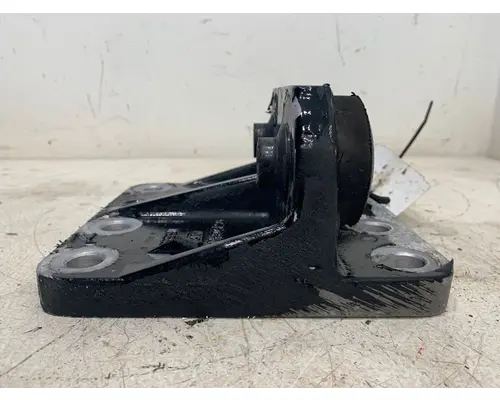 PETERBILT 335 Engine Mounts