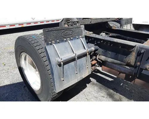PETERBILT 335 FENDER, QUARTERHALF REAR