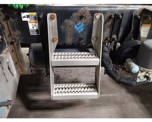 PETERBILT 335 FRAME STEP