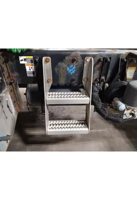 PETERBILT 335 FRAME STEP