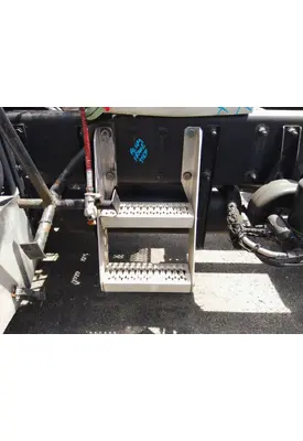 PETERBILT 335 FRAME STEP