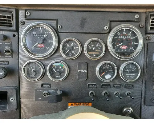 PETERBILT 335 GAUGE CLUSTER