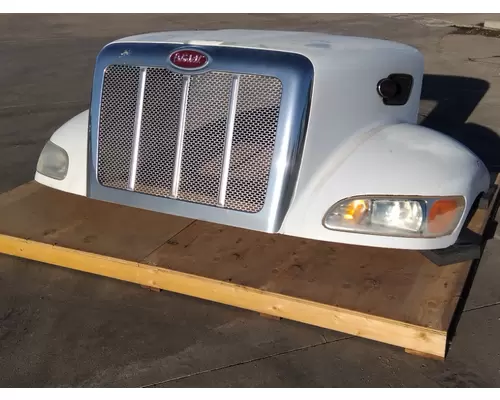 PETERBILT 335 HOOD