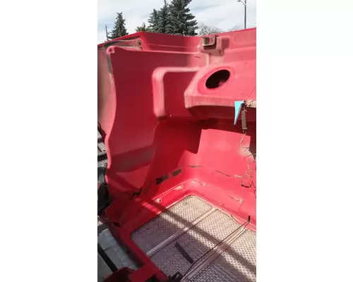 PETERBILT 335 Hood