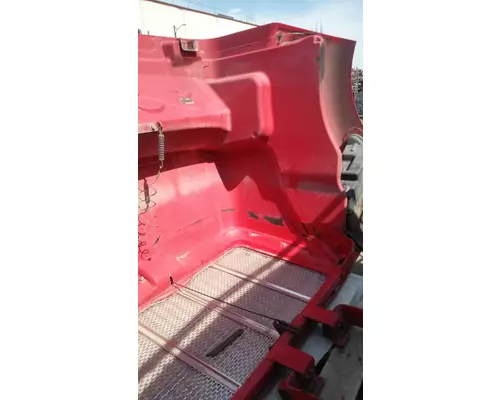 PETERBILT 335 Hood