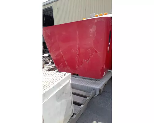 PETERBILT 335 Hood