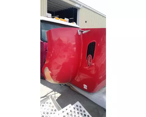 PETERBILT 335 Hood