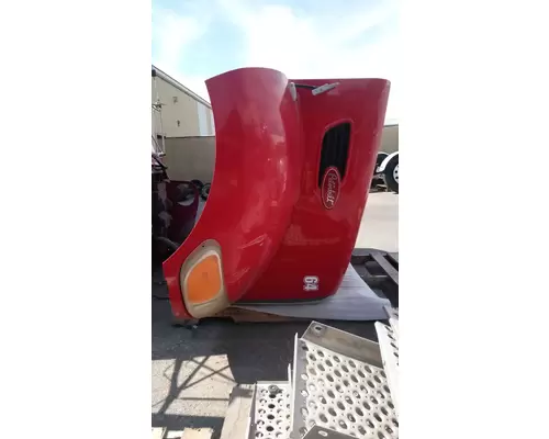 PETERBILT 335 Hood