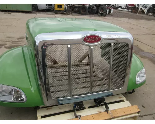 PETERBILT 335 Hood