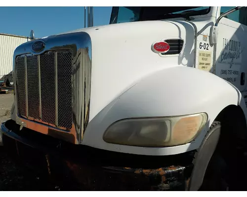 PETERBILT 335 Hood