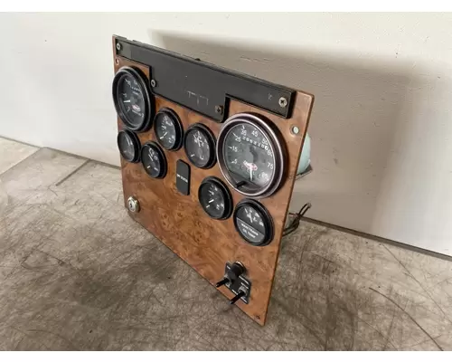 PETERBILT 335 Instrument Cluster