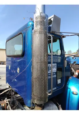 PETERBILT 335 MUFFLER SHIELD