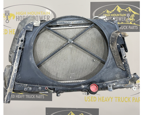 PETERBILT 335 Radiator