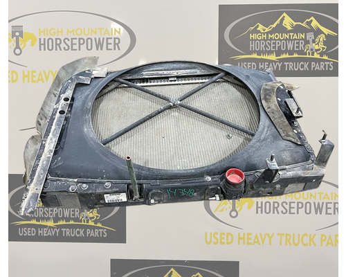 PETERBILT 335 Radiator