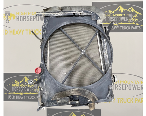 PETERBILT 335 Radiator