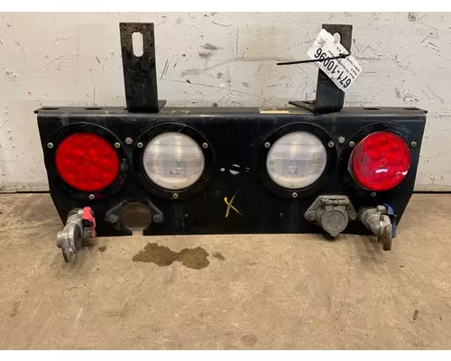 PETERBILT 335 Rear Light Panel