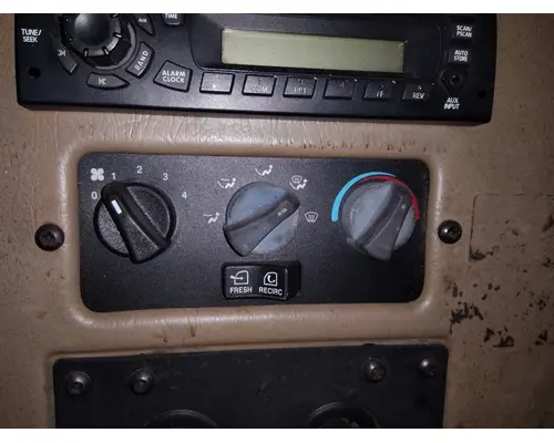PETERBILT 335 TEMPERATURE CONTROL