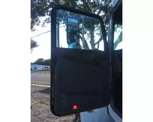 PETERBILT 337 2009-2021 DOOR ASSEMBLY, FRONT