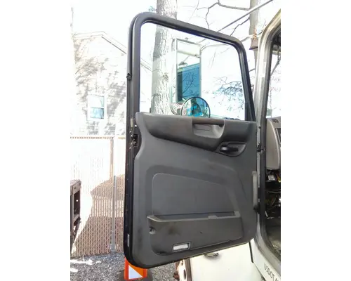 PETERBILT 337 2009-2021 DOOR ASSEMBLY, FRONT