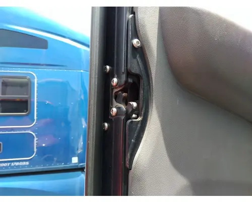 PETERBILT 337 2009-2021 DOOR ASSEMBLY, FRONT