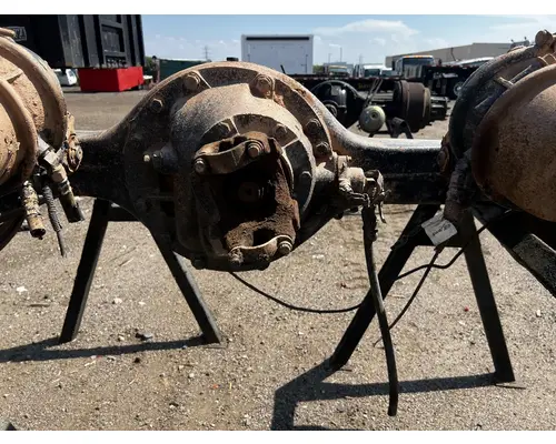 PETERBILT 337 Axle Assembly, Rear