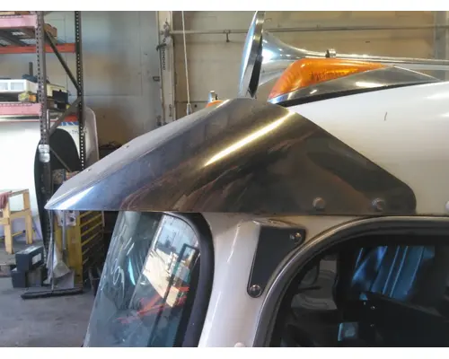 PETERBILT 337 CAB CLIP