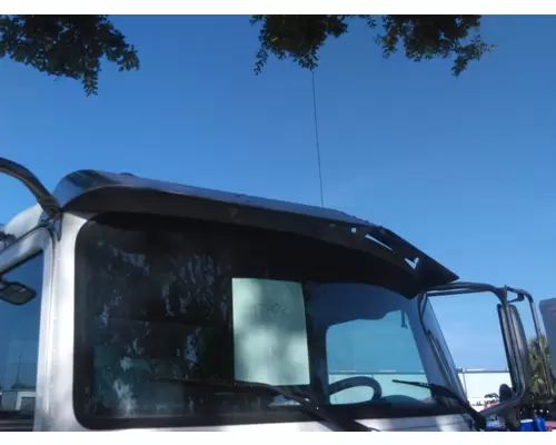 PETERBILT 337 CAB CLIP