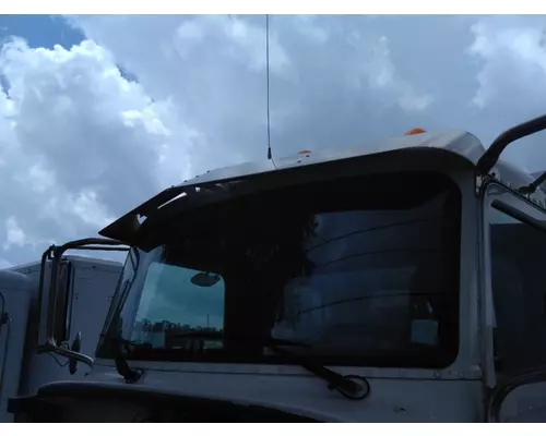 PETERBILT 337 CAB CLIP