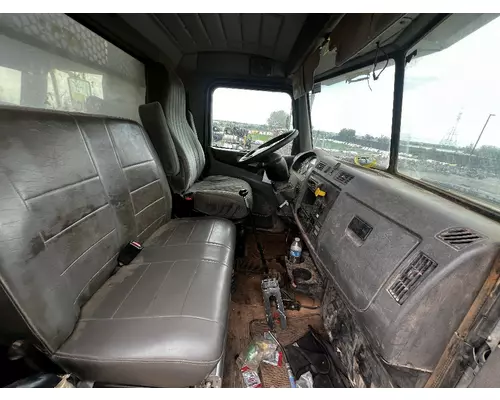 PETERBILT 337 Cab