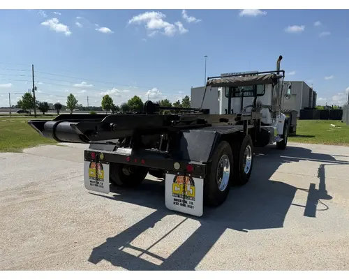 PETERBILT 337 Complete Vehicle