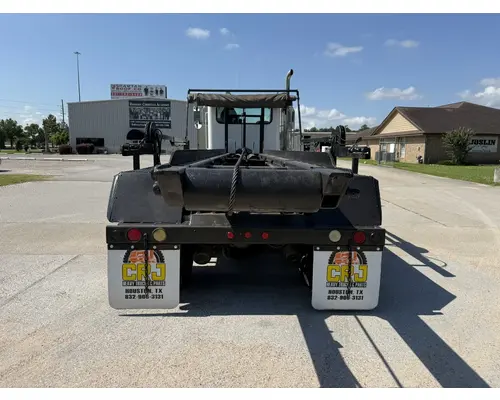 PETERBILT 337 Complete Vehicle