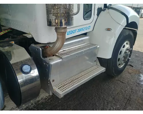 PETERBILT 337 DEF Tank