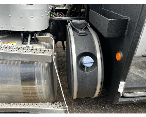 PETERBILT 337 DEF Tank