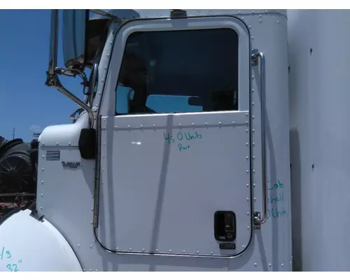 PETERBILT 337 DOOR ASSEMBLY, FRONT