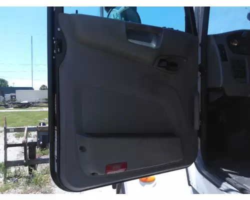 PETERBILT 337 DOOR ASSEMBLY, FRONT