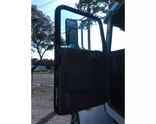PETERBILT 337 DOOR ASSEMBLY, FRONT