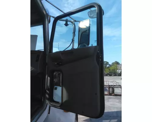 PETERBILT 337 DOOR ASSEMBLY, FRONT